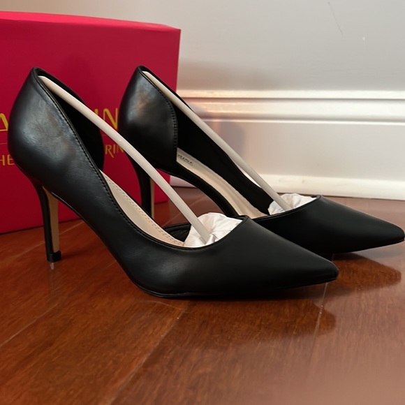 Catherine Malandrino Glore D’orsay Pump - Picture 3 of 5